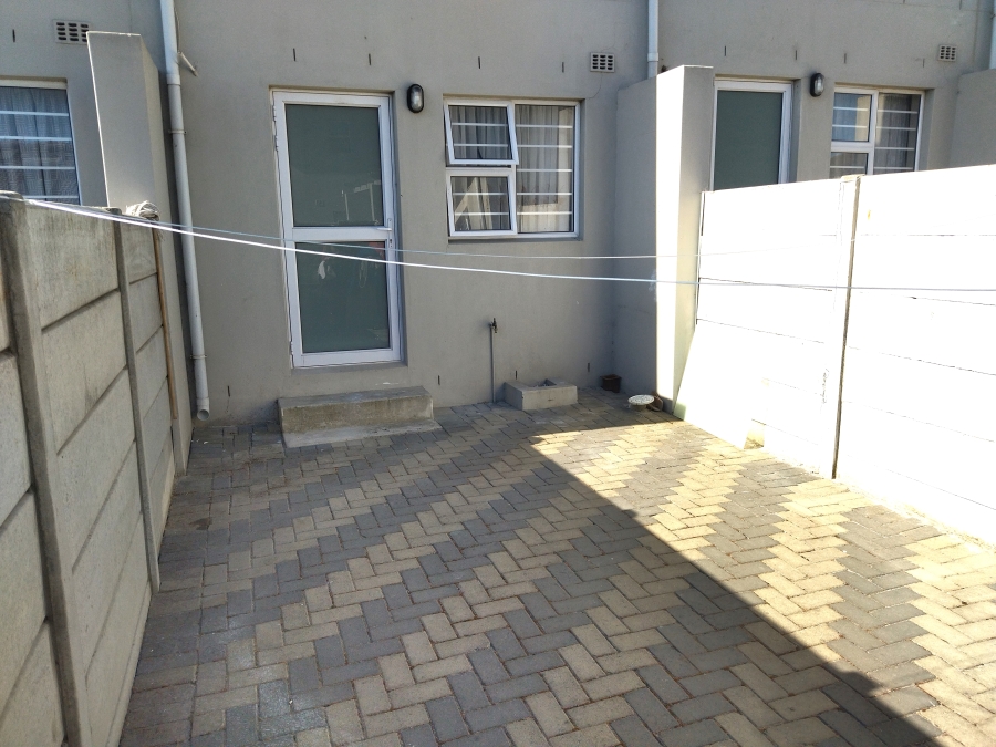 2 Bedroom Property for Sale in Bardale Village Western Cape